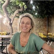 Professeur licenciée en psychologie disponible pour vous aider dans vos devoirs ou à apprendre le français 
A très vite
